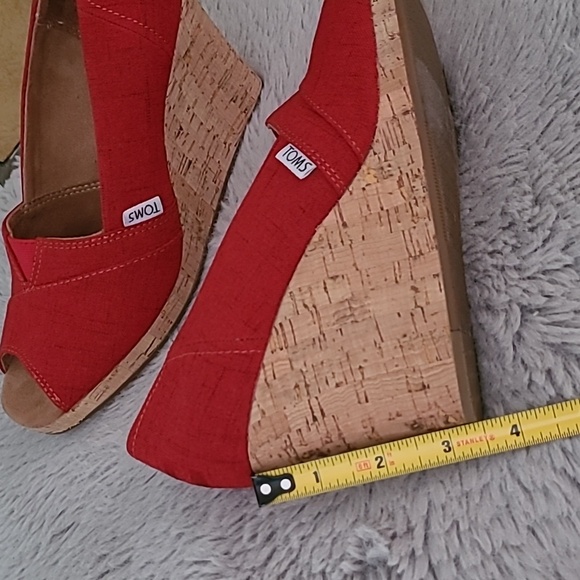 Toms Wedge Sandals ❤️ - Picture 9 of 10